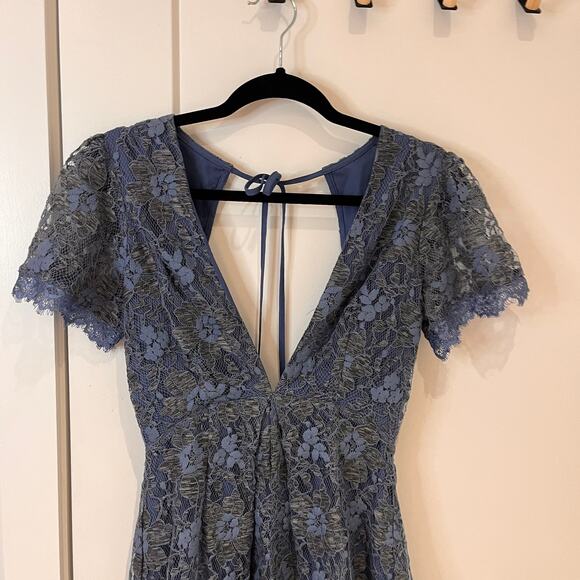 ASTR The Label Blue & Gray Lace Tie Back Romper Size Small - Picture 3 of 10